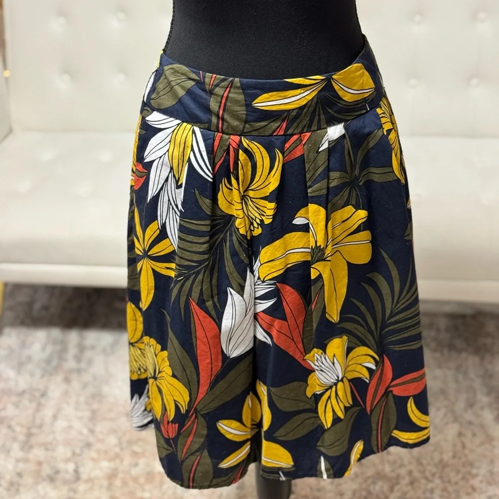 Ann Taylor Factory Tropical Print Tie Waist Shorts Navy Yellow Women Size 12 - Picture 3 of 5